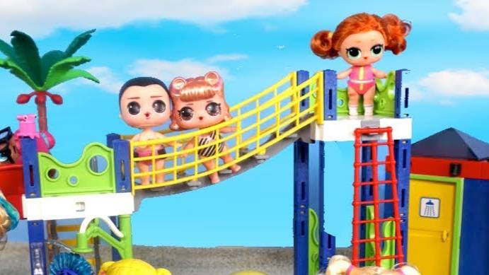 🍿 Семья Куклы ЛОЛ , школьная экскурсия в аквапарк в жару , Утренняя рутина смотреть онлайн