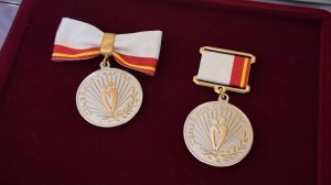 Супружеским парам вручили знаки отличия «Семейное счастье»