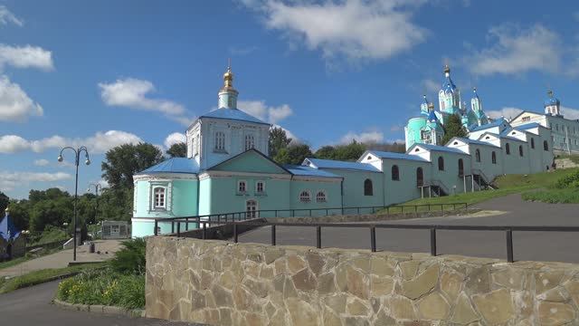 Покраска крыши. Монастырь "Коренная пустынь" смотреть онлайн