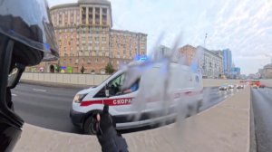 Парня на моноколесе сдуло ветром и откинуло в отбойник