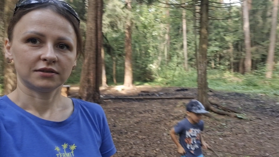 В лесу, нашли нужные вещи 🤔 смотреть онлайн