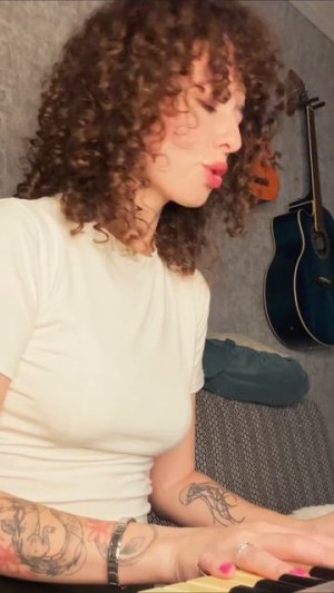 Владимир Афанасьевич пришёл с котом.  
Алина сыграла.  
#мурашки #релиз