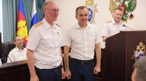 Вениамин Кондратьев наградил лучших сотрудников СК Кубани
