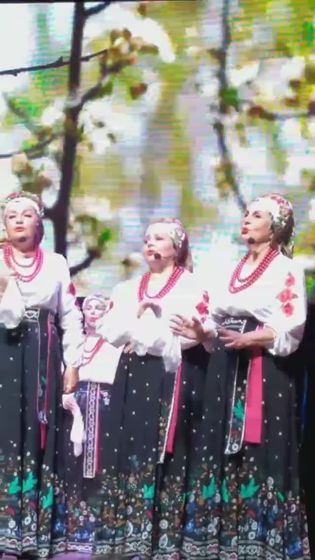 "Расцвела под окошком белоснежная вишня" (отрывок 1): ансамбль "Черноморочка" (г. Анапа, 17.07.2025)