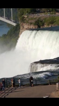 НА ВОДОПАД МОЖНО СМОТРЕТЬ ВЕЧНО