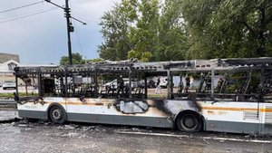 Рейсовый автобус сгорел на трассе в Подмосковье