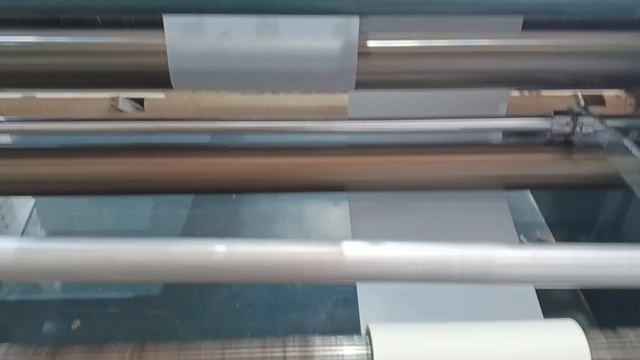 Продольная резка рулонов пленки 2 ручья