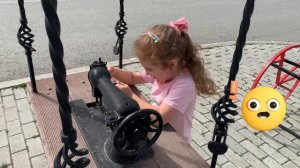 Маленькая швея. Нина шьет платье на бал