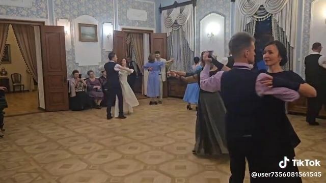 Вальсируем в усадьбе Немцевичей 🌹🥰