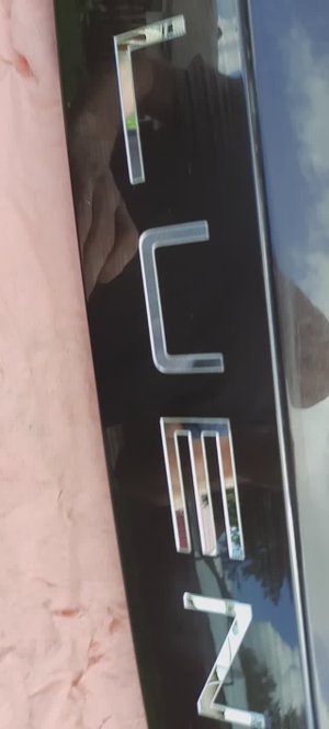 Нанесение логотипа на кузов авто