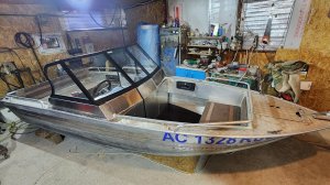 Консоли с калёным стеклом на Вельбот