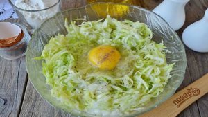 Быстрые оладьи из кабачков