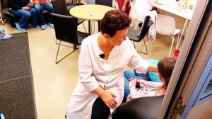 Как помочь ребёнку и взрослому при отёках?