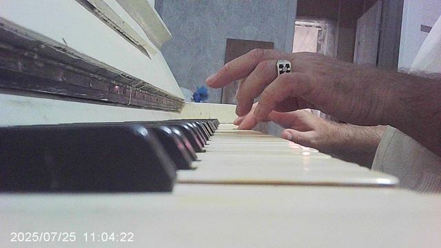 Пианино - импровизация на тему "Два весёлых гуся"