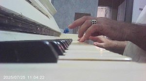 Пианино - импровизация на тему "Два весёлых гуся"