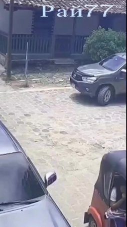 Пикап раздавил мототакси с пассажирами