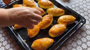 Пятница, печем пироги, ждём детей.