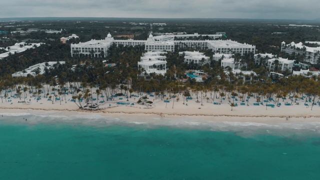 Релаксирующее видео отелей с набережными и песчаными пляжами | Видео отелей с высоты птичьего полета смотреть онлайн