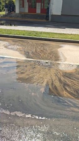 💩Подмосковный Королёв третий день утопает в канализационных водах, а в городе частично нет воды💩