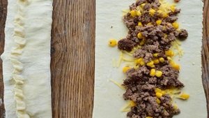 Быстрые пирожки с фаршем, сыром и кукурузой