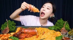 Mukbang - Мукбанг с Красавицей: Лобстер и Острый Кремовый Паста! 🦞🔥
