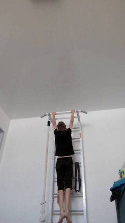 Подтягиваюсь каждый день на 1 раз больше 4/25