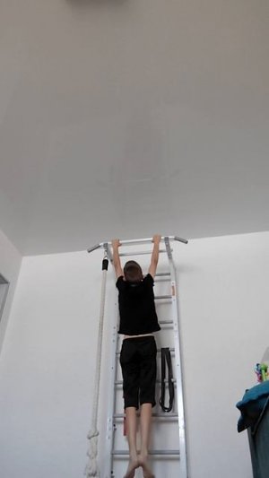 Подтягиваюсь каждый день на 1 раз больше 4/25