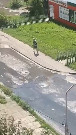 Жители о коммунальной аварии на Рябикова:   Здравствуйте, снова прорыв воды на Рябикова 116, стр 1 м