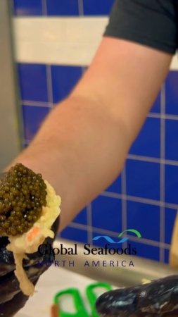 👑 Закуска для королей: мясо хвоста королевского краба с черной икрой 👑
