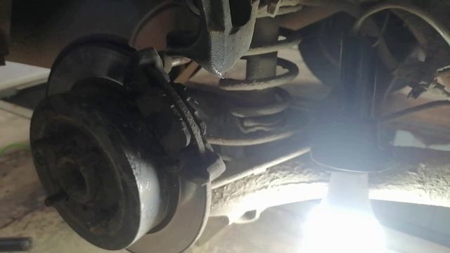 Замена тросов ручника смотреть онлайн