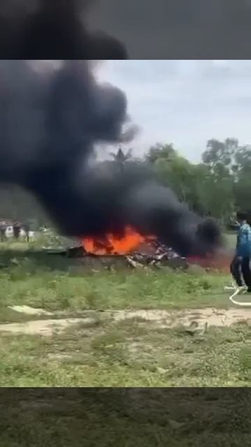    F-16  
