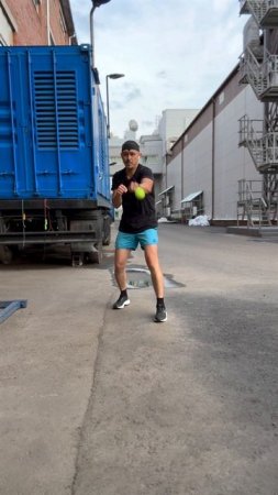 Тренировка с файтболом