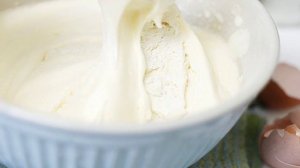 Быстрая шарлотка с яблоками