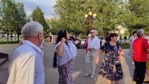 А я несу тебе цветы...... 26.07.25.