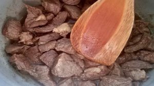 Говядина, тушенная в сметане