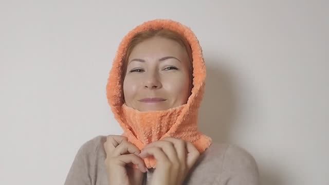 Плюшевый капор (капюшон)
