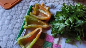 Наш фирменный салат.
Ничего варить не надо.