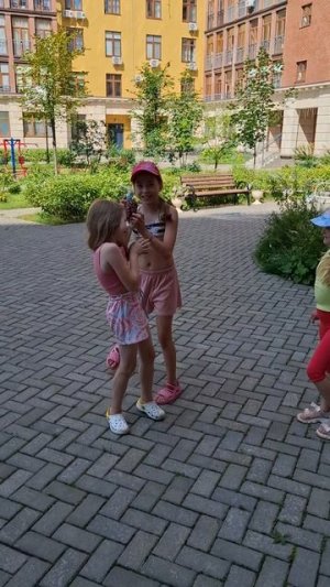 Девочки во дворе🥰😁🏞Таисия в эфире ❤️ ИЮЛЬ25