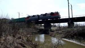 Электровоз ВЛ80С-026 на мосту через реку Большая Черемшанка и бобрячьи шалости.