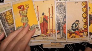 ТАРО РАСКЛАД\ ЖДУТ, ЧТО ВЫ СДАДИТЕСЬ т. 89895342359 смс WhatsApp