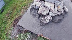 КАМЕННЫЙ МАНГАЛ. Как залить бетон. Строим каменный мангал.