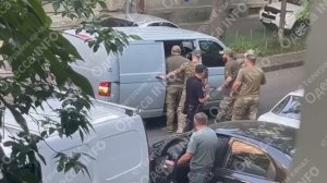 Очередного "добровольца" в Одессе насильно засунули в бус ТЦК и увезли !!!