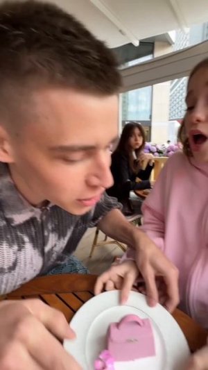 устроила скандал? 😱