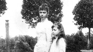 Две дочери императора - великие княжны Ксения и Ольга