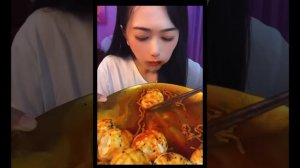 АСМР/Поедание лапши с яйцами на камеру/ASMR/Мукбанг
