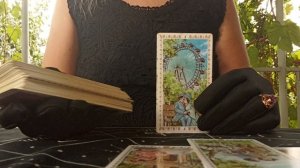 Что вас ждёт в любви и личной жизни? Расклад Таро