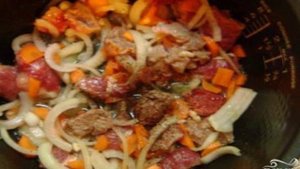 Говядина, тушенная с картофелем в мультиварке