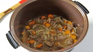 Говядина с овощами в мультиварке