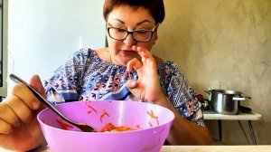 Кроме Фунчозы ничего варить не нужно/Готовим и едим быстрый салат из Фунчозы и свиных ушей/