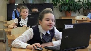 На уроке по программированию в младших классах Образовательного центра Гений